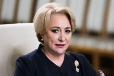 Dăncilă a tüntetőkről: aki sérteget és erőszakosan lép fel, annak nincsenek érvei
