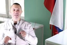 Orosz zászlóval kampányol a PSD-nek Nicolae Guță manele-sztár?