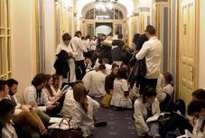 MOGYE-ügy: ismét eredménytelenül zárultak a tárgyalások a rektorral