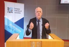 Az Európai Újságírók Szövetsége tiltakozik a szólásszabadságot korlátozó btk.-cikkelyek ellen