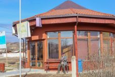 Nem létező turistákat tájékoztatnak drága pénzen épült információs központok