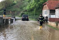 Árvízkárok országszerte: 26 település több mint 370 portáját öntötte el a víz