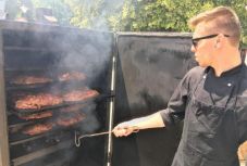 BBQ Fesztivál Háromszéken: amerikai ételkülönlegességek az oltszemi kastélyban