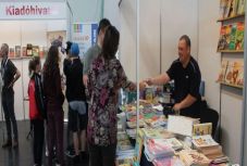 Rostás-Péter István: Két malom közt félúton