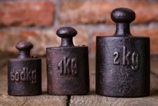 Megújul a Nemzetközi Mértékegységrendszer: hétfőtől másképp mérjük a kilogrammot