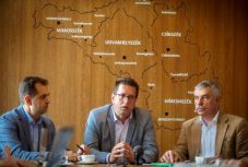 Vincze Loránt: nem engedhetjük meg magunknak a politikai öncsonkítást