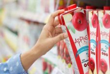 Ártalmasabbak lehetnek az egészségünkre a bolti gyümölcslevek, mintha kólát innánk