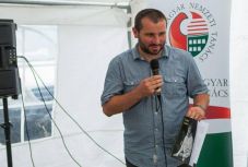 FRISSÍTVE – EMNP: bírósághoz fordult a tisztújításon egy szavazattal alulmaradt elnökjelölt