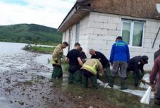 Több száz hektár termőföldet és legelőt öntött el a megáradt Maros 