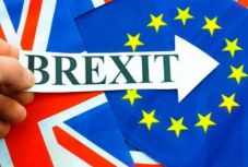 Theresa May szerint Nagy-Britannia július végéig kiléphet az EU-ból