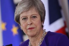 Theresa May: a parlament dönthet arról, hogy legyen-e újabb népszavazás
