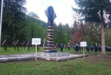 FRISSÍTVE - Temetőfoglalás: négy személy bekísértek a Hargita megyei rendőrség székhelyére