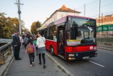 Megkönnyítik az iskolába járást: újabb 10 iskolabuszt helyeznek forgalomba Kolozsváron