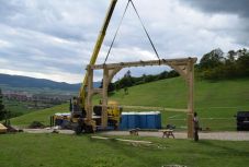 Felállították a pápalátogatásra készített óriási székelykaput