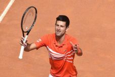 Roland Garros: Nadal, Djokovics és Serena is három szettben nyert