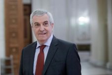 FRISSÍTVE – Tăriceanu mentelmi jogának megvonását javasolja a szenátus jogi bizottsága