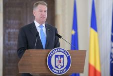 FRISSÍTVE – A kül- és belügyminiszter leváltását kéri Johannis