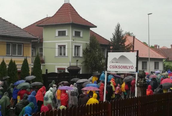 Meteorológusok: narancs jelzésű esőriadó van érvényben Csíksomlyón