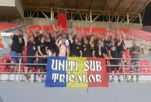 Elhatárolódott a bozgorozó ultráktól a román fociszövetség