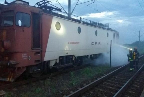 Kigyulladt a Bukarest–Temesvár vonat mozdonya, 200 utast evakuáltak