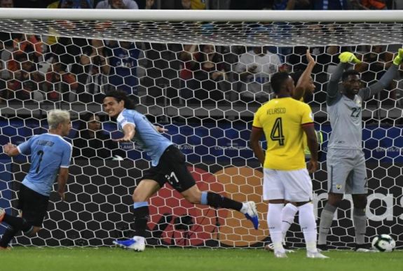 Copa América: simán nyert Uruguay, kétgólos előnyt pazarolt el Paraguay