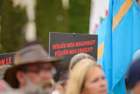 Sepsiszentgyörgyön magyar pártközi összefogással tiltakoznak Úzvölgye miatt