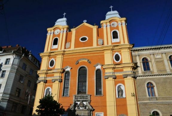 Hűs helyen hallgatnál zenét nyáron? Irány a kolozsvári templomok