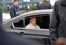 Ezt ajándékozták Ferenc pápának Marosvásárhelyen