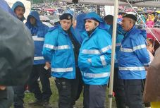 Biztonsági ellenőrzés nélkül léphettek be a szektorokba a zarándokok