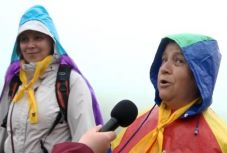 A román zarándokok nagyon jól érezték magukat Csíksomlyón (VIDEÓINTERJÚK)