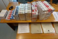 Ragasztószalag helyett csempészcigarettát szállított a román sofőr