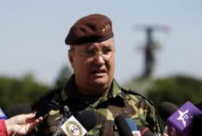 Alkotmányellenesnek találták a vezérkari főnök mandátumának meghosszabbítását