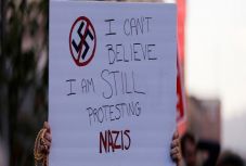 Kustán Magyari Attila: Nincs itt semmi látnivaló