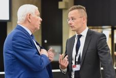 Bukarest megkérte Budapestet, hogy csillapítsa le az erdélyi magyarokat