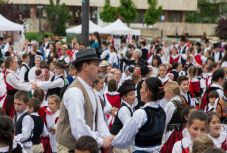 32. Csűrdöngölő: ezernél több fiatal táncolt Csíkszeredában