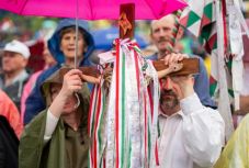 Így hangzottak el himnuszaink a csíksomlyói búcsún