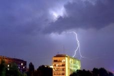 Felhőszakadások és viharok várhatók Hargita és Kovászna megyében