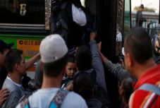 Az amerikai hatóságok a jövő héten megkezdik az illegális migránsok kitoloncolását 