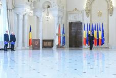 Letette a hivatali esküt az alkotmánybíróság két új tagja