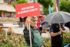 Tüntetés Úzvölgyéért: „Megálljt kell parancsolnunk a magyarellenességnek!”