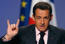 Korrupció gyanújával bíróság elé kell állnia Nicolas Sarkozy volt francia államfőnek