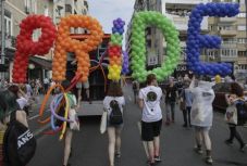 Több ezren vettek részt szombaton a Bukarest Pride felvonuláson