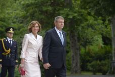 Csökkent az államfő fizetésekből származó bevétele, de bérbeadásokból nőtt a jövedelme