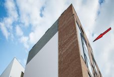 Kustán Magyari Attila: Drogtanyák Erdélyben