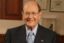 Meghalt a fogamzásgátló magyar származású feltalálója