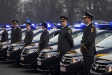 Megszavazták: nem közlekedhetnek többé kék fényjelzéssel az ANAF autói