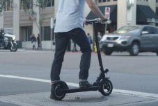 Az elektromos rollerek használatáról is végre rendelkezne a törvény