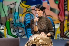 A szexualitást általában valami perverzióval asszociáljuk – Petronela Rotar íróval, bloggerrel beszélgettünk 