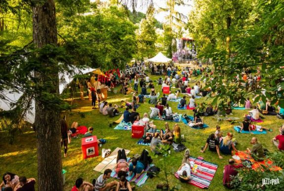 Rekordösszeget adományoztak a Jazz in the Park résztvevői