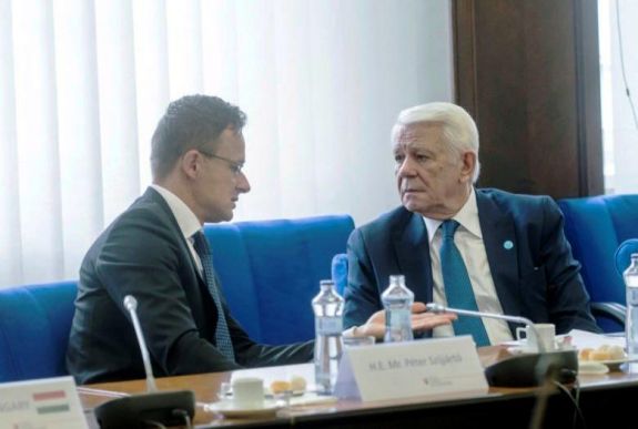 FRISSÍTVE - Találkozójuk után nekiesett Teodor Meleşcanu a magyar külügyminiszternek
